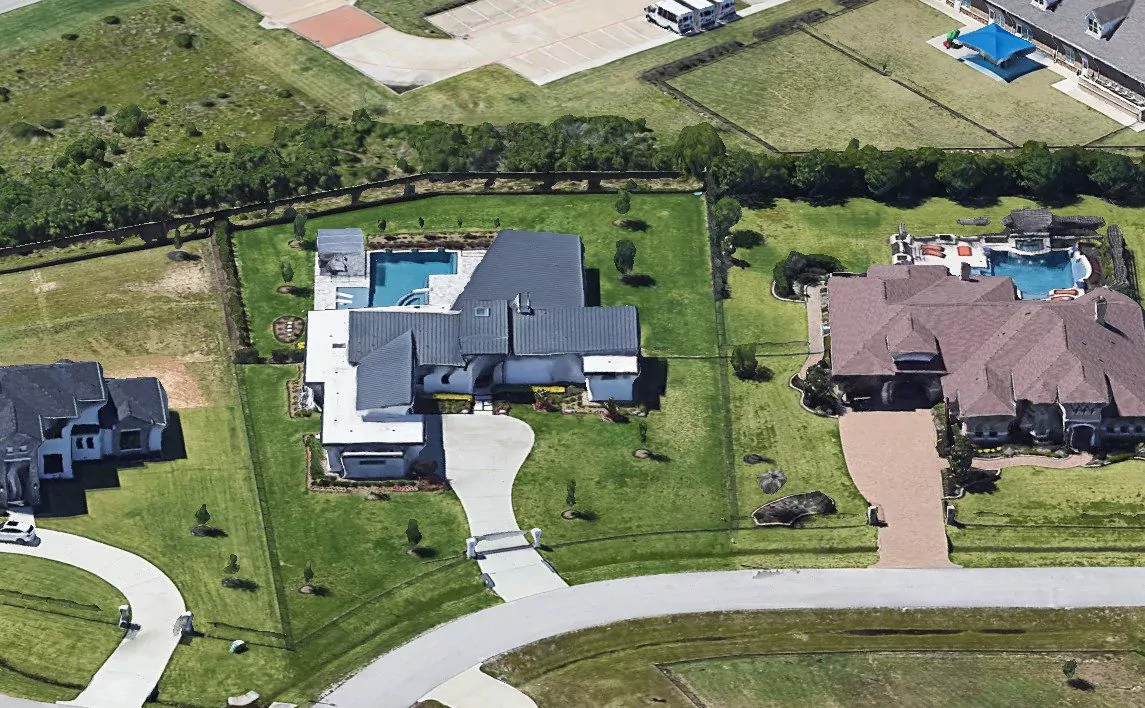 simone biles house in spring, texas 01