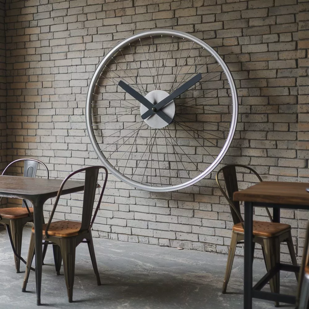 006 bike wheel clock