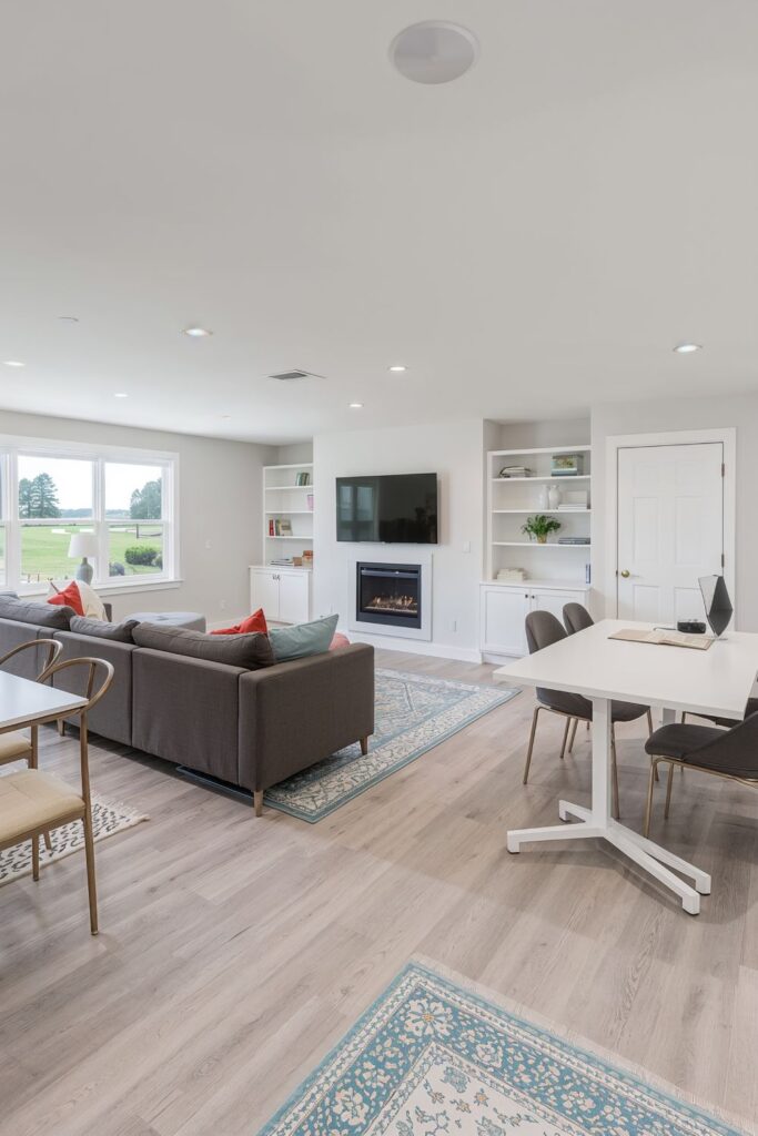 10 Raised Ranch Living Room Ideas for a Stunning, Functional Space