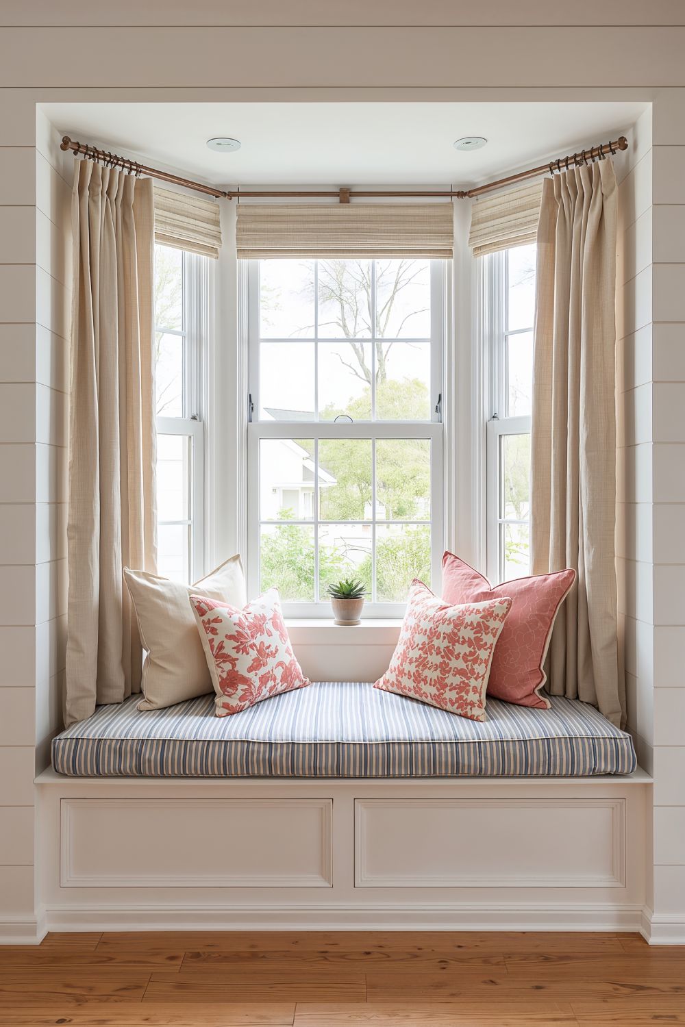 Casual Café Curtains On Bay Window With Built In Bench